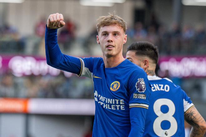 尹鸿博告别信：膝盖和小腿肌无法承受梦想之重，未来会做青训（尹鸿博告别：膝盖与小腿肌难负逐梦之重，未来投身青训）