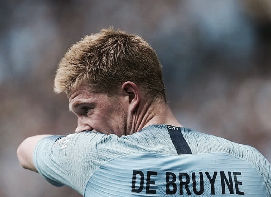 利物浦vs毕包第20分钟比赛暂停，全场球员、观众鼓掌致敬若塔