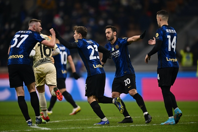 巴萨诺坎普重建项目中雇佣79名非法劳工，分包公司被处以罚款（诺坎普重建工程雇用79名非法工人，涉事分包商遭罚款）