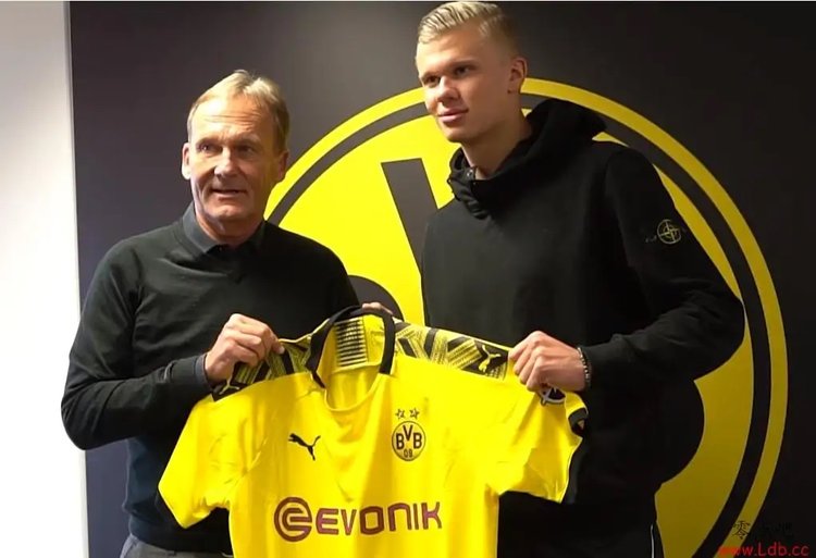 曼联错失良机，西汉姆联打击与英超联赛影响