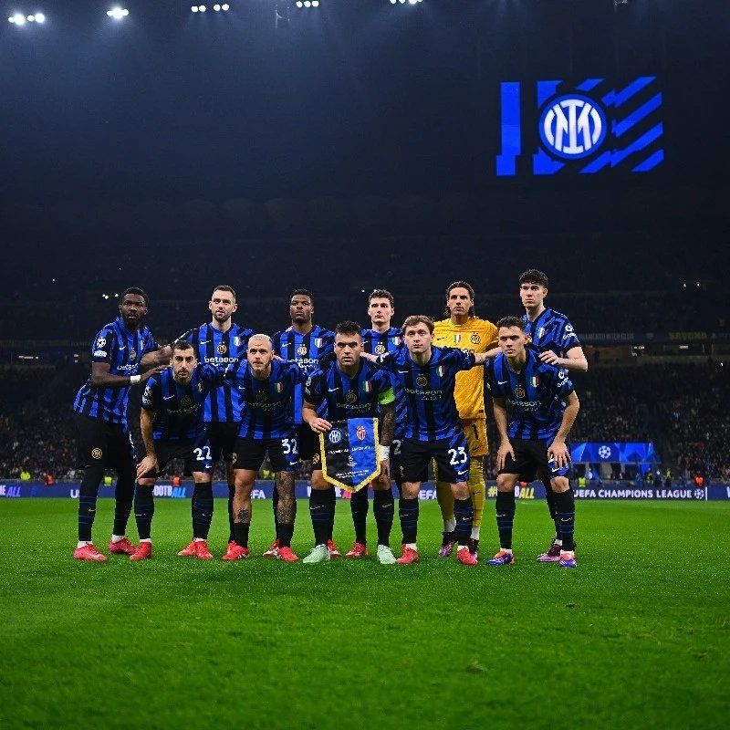 话题｜萨拉赫无缘欧冠名单 离开利物浦倒计时？（热议｜萨拉赫落选欧冠名单 距离告别利物浦还有多远？）