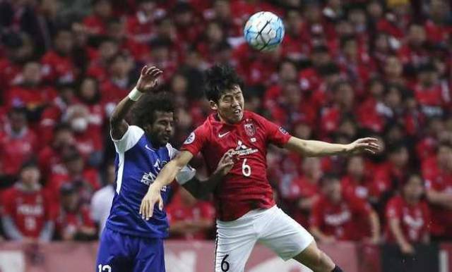 东契奇和里夫斯成1971年来湖人首对同砍35+的后场组合（东契奇与里夫斯缔造纪录：湖人自1971年以来首对后场同砍35+）