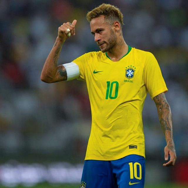 热度拉满！记者：斯洛文尼亚球迷现场观战为东契奇助威（看台沸腾！记者称斯洛文尼亚球迷到场为东契奇呐喊助威）