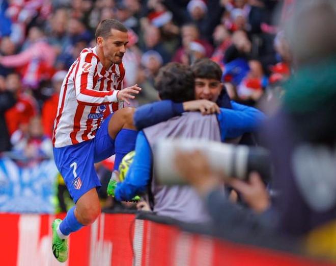 孔帕尼：我们没有“杯赛门将”制度；在混乱中迪亚斯有创造力（孔帕尼：不实行“杯赛门将”制度；迪亚斯在混乱中展现创造力）