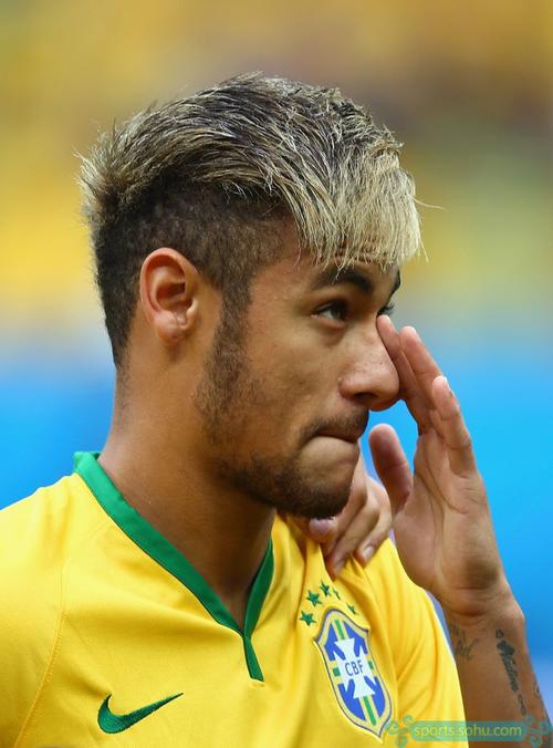 邮报：曼联希望姆伯莫等人对伯恩茅斯后去非洲杯，将进行谈判