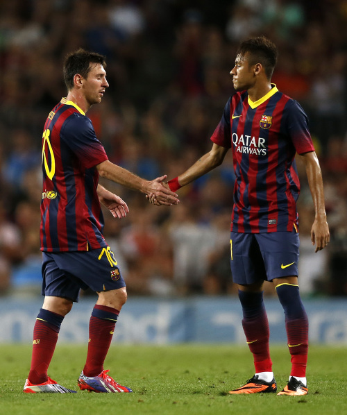 拉奎尔罗德里格斯对决妮琪贝拉引关注