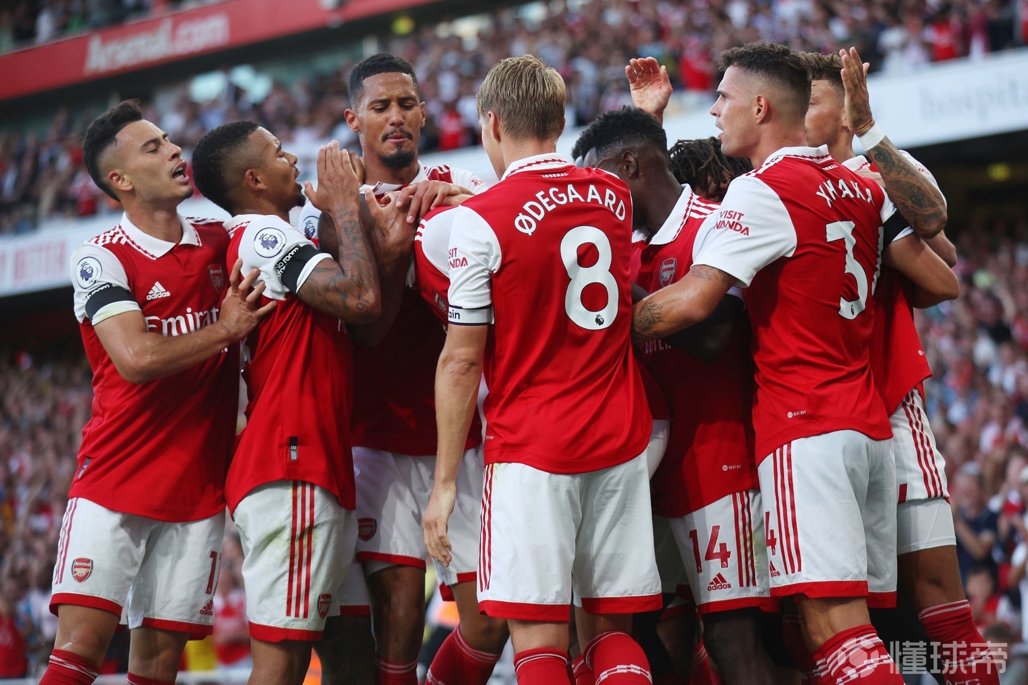 球队末节逆转成功，战术调整显著（末节发力完成逆转，战术调整成效突出）