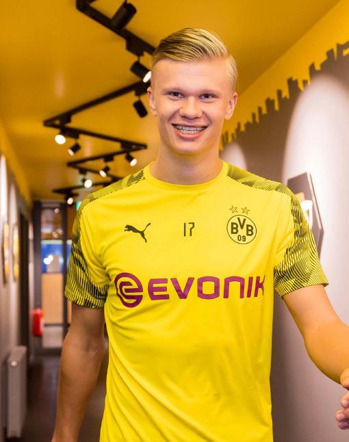 6分42秒，姆巴佩完成欧冠历史第二快帽子戏法