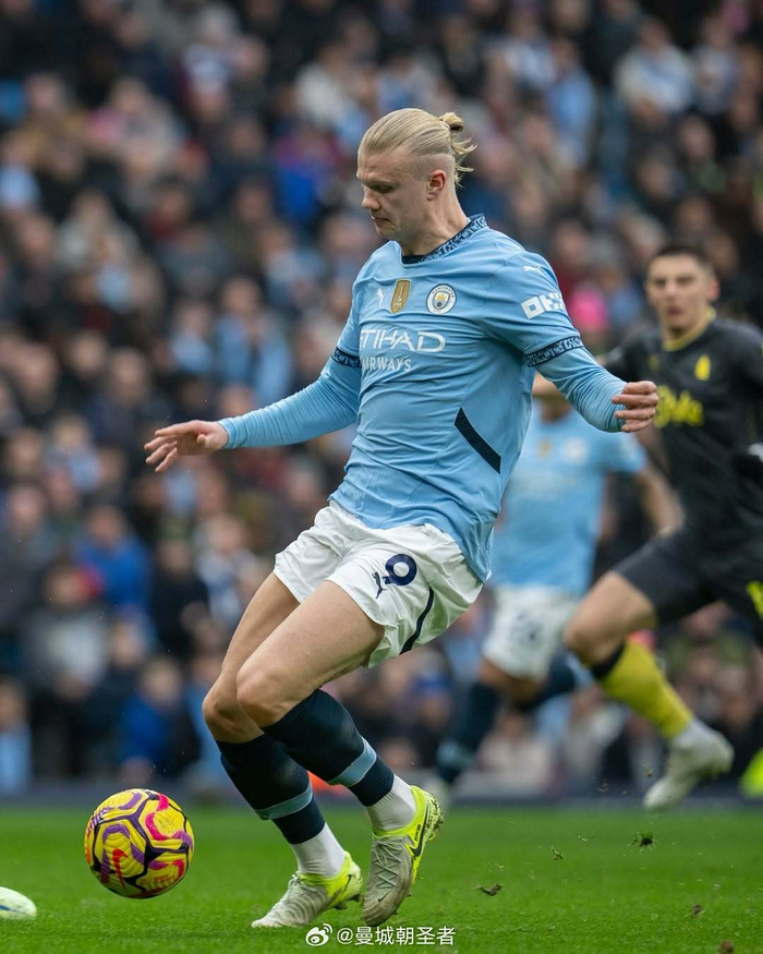 88天复出遭重创！排名跌至24，郑钦文肘伤藏隐患，奥运卫冕梦要碎（复出88天遭重击：郑钦文排名跌至24位，肘伤成隐忧，奥运卫冕恐告急）