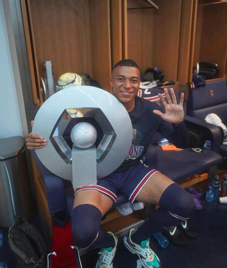 达维多维奇：离开沙特是因为老婆适应不了，家人比金钱更重要（达维多维奇：妻子难以适应沙特，我选择家人胜过金钱）