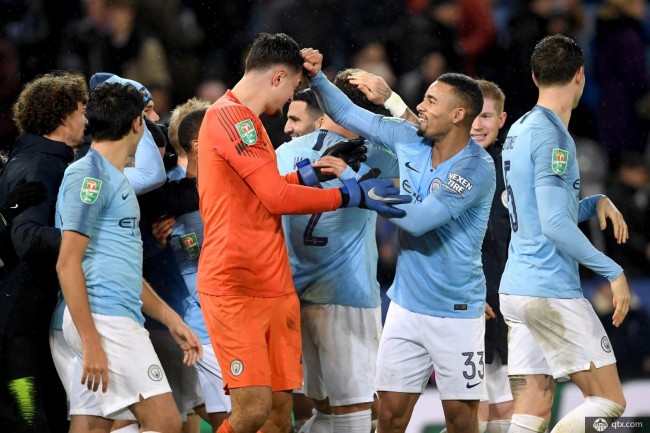 梅西妹妹因出车祸推迟婚礼，其男友是迈阿密国际青训营教练（梅西妹妹遭遇交通事故致婚礼延期，男友担任迈阿密国际青训营教练）