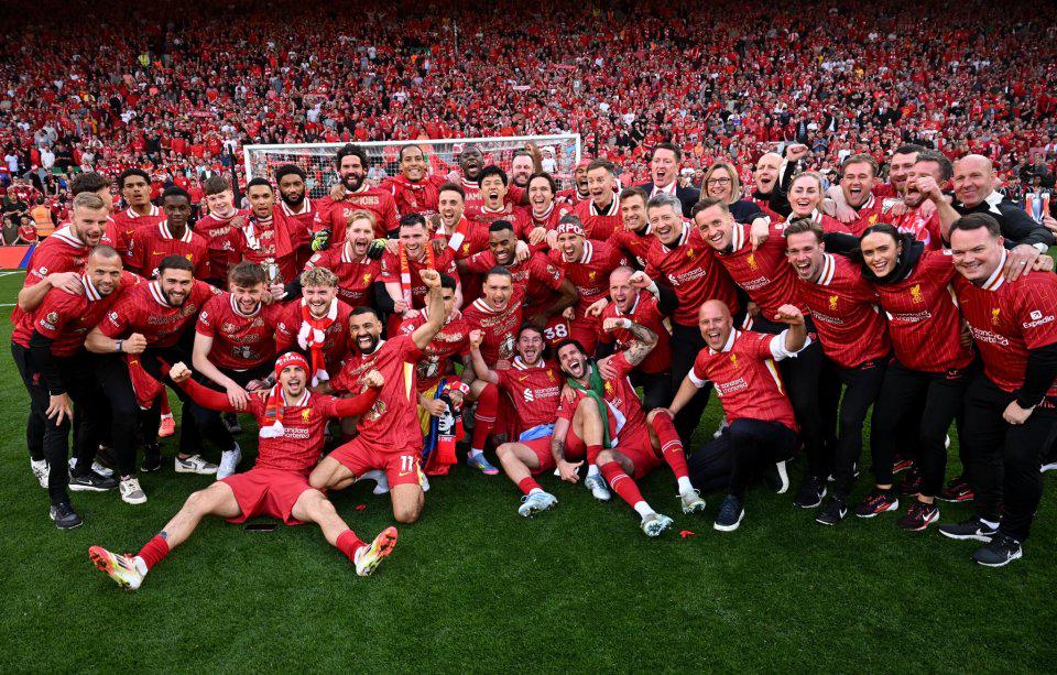 亚冠成都蓉城VS神户胜利船：周定洋坐镇 韦世豪+德尔加多领衔进攻（亚冠成都蓉城战神户胜利船：周定洋压阵，韦世豪搭档德尔加多领衔进攻）