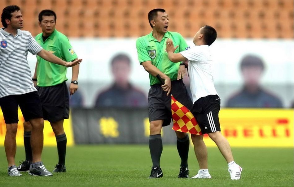 佩杜拉：那不勒斯持续追逐梅努；洛伦佐-卢卡换奇克传闻不实（佩杜拉：那不勒斯仍追梅努；洛伦佐-卢卡换奇克的传闻不属实）